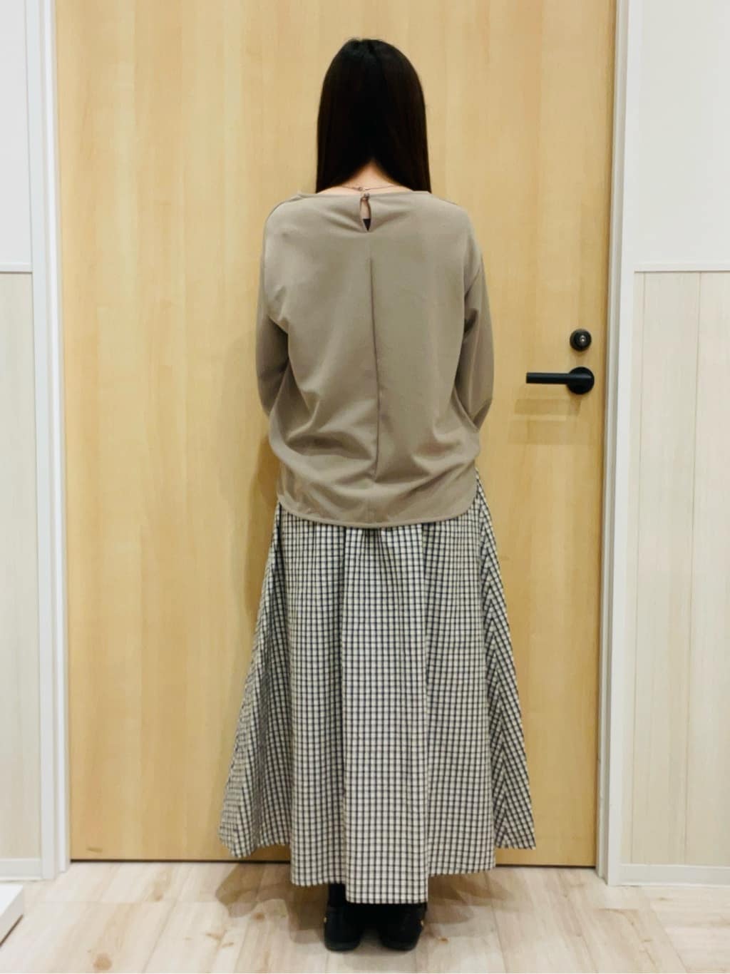 minamiさんの「SHOO･LA･RUE｜【セットアップ可/洗濯機可/S-LL】軽やかに揺れる サッカーチェック フレアスカート」を使ったコーディネート