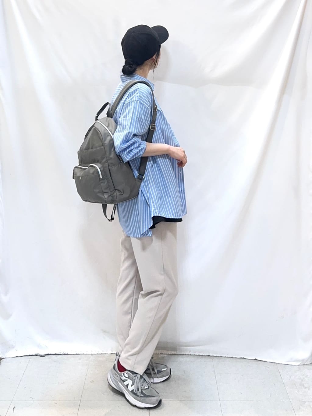 𝐇𝐢𝐫𝐨𝐦𝐢さんの「SHOO･LA･RUE｜【選べる色・柄/S-LL】通年使える レギュラーカラーシャツ」を使ったコーディネート