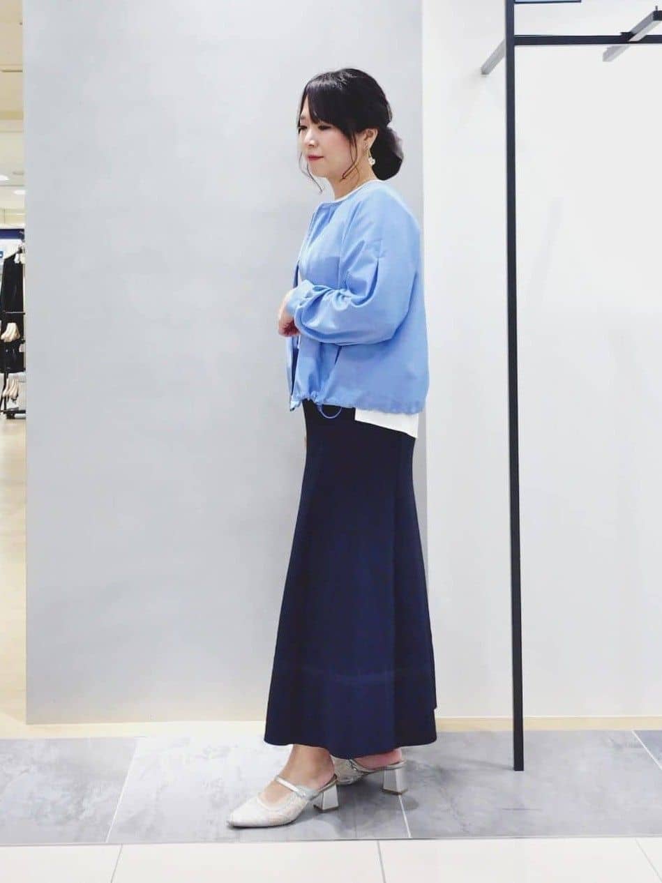 TOMOMIさんの「INDIVI｜【洗える／SETUP可能】Aラインニットスカート」を使ったコーディネート