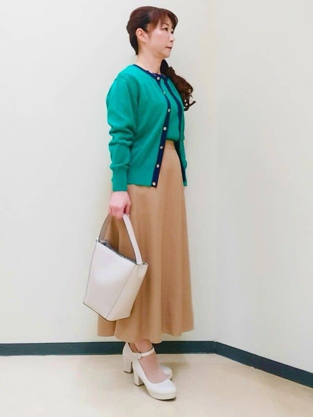 花さんの「Reflect｜【アンサンブル可】バイカラーカーディガン」を使ったコーディネート