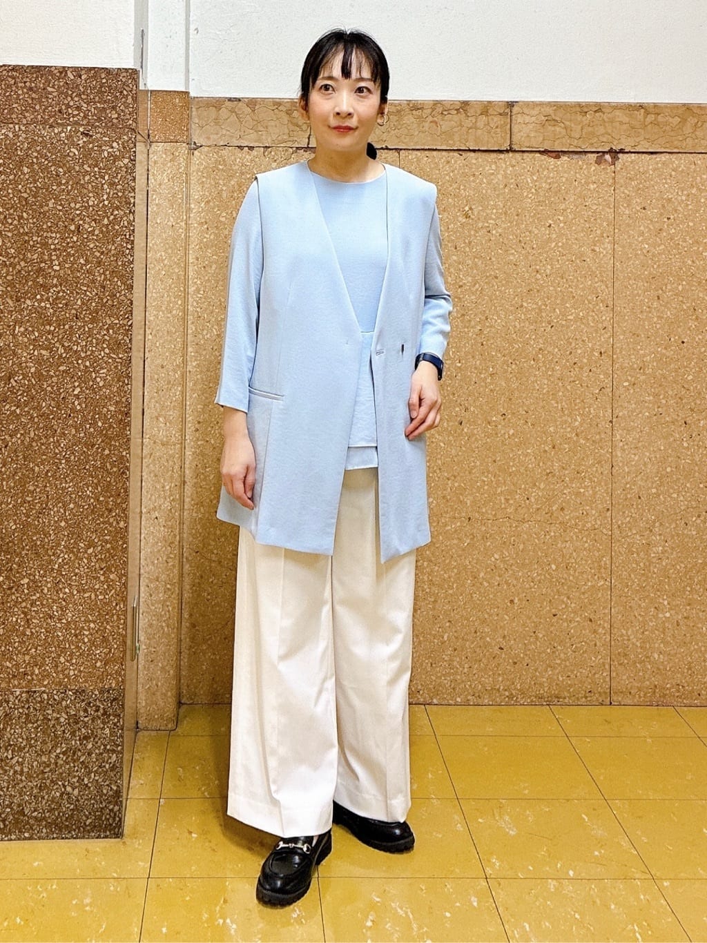 hattoriさんの「INDIVI｜【洗える／UVケア／SETUP可】着る日傘ペプラムブラウス」を使ったコーディネート