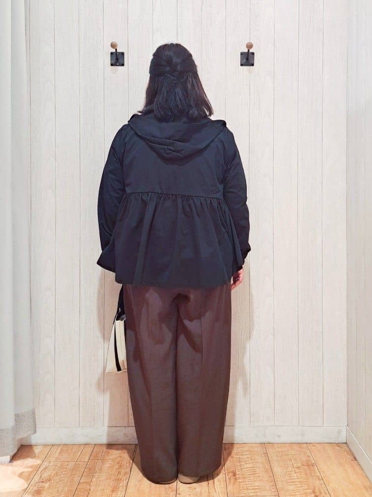 kotomiさんの「SHOO･LA･RUE｜【S-LL/体型カバー】日焼け対策にも女性らしさを UVカットペプラムパーカ」を使ったコーディネート