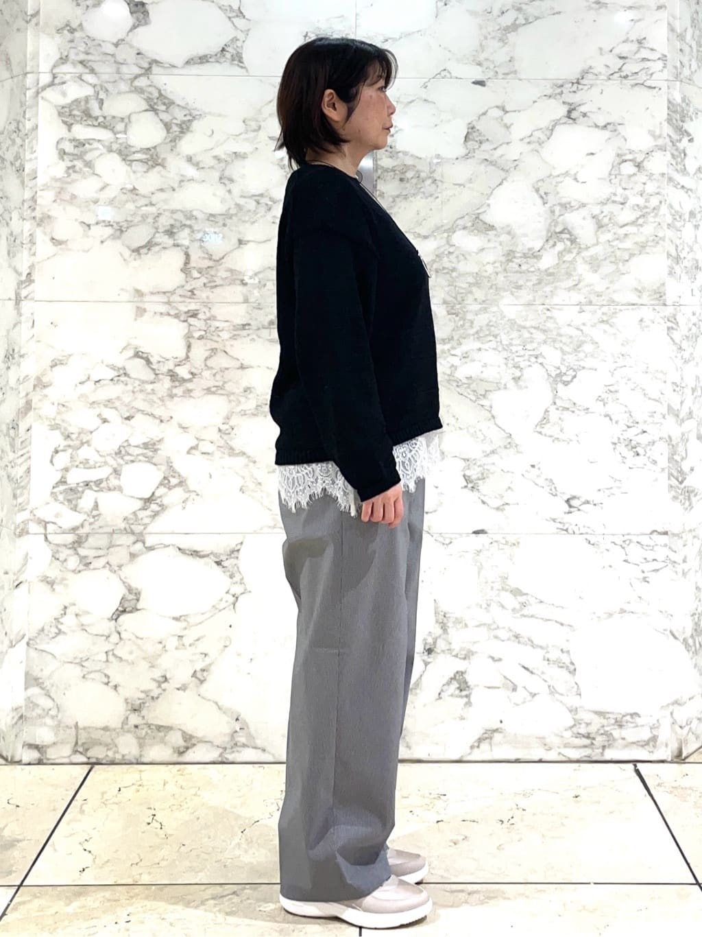 Tomoさんの「grove｜【貴島明日香さん着用・大人のリラックススタイル】テープヤーン ボートネックニット」を使ったコーディネート
