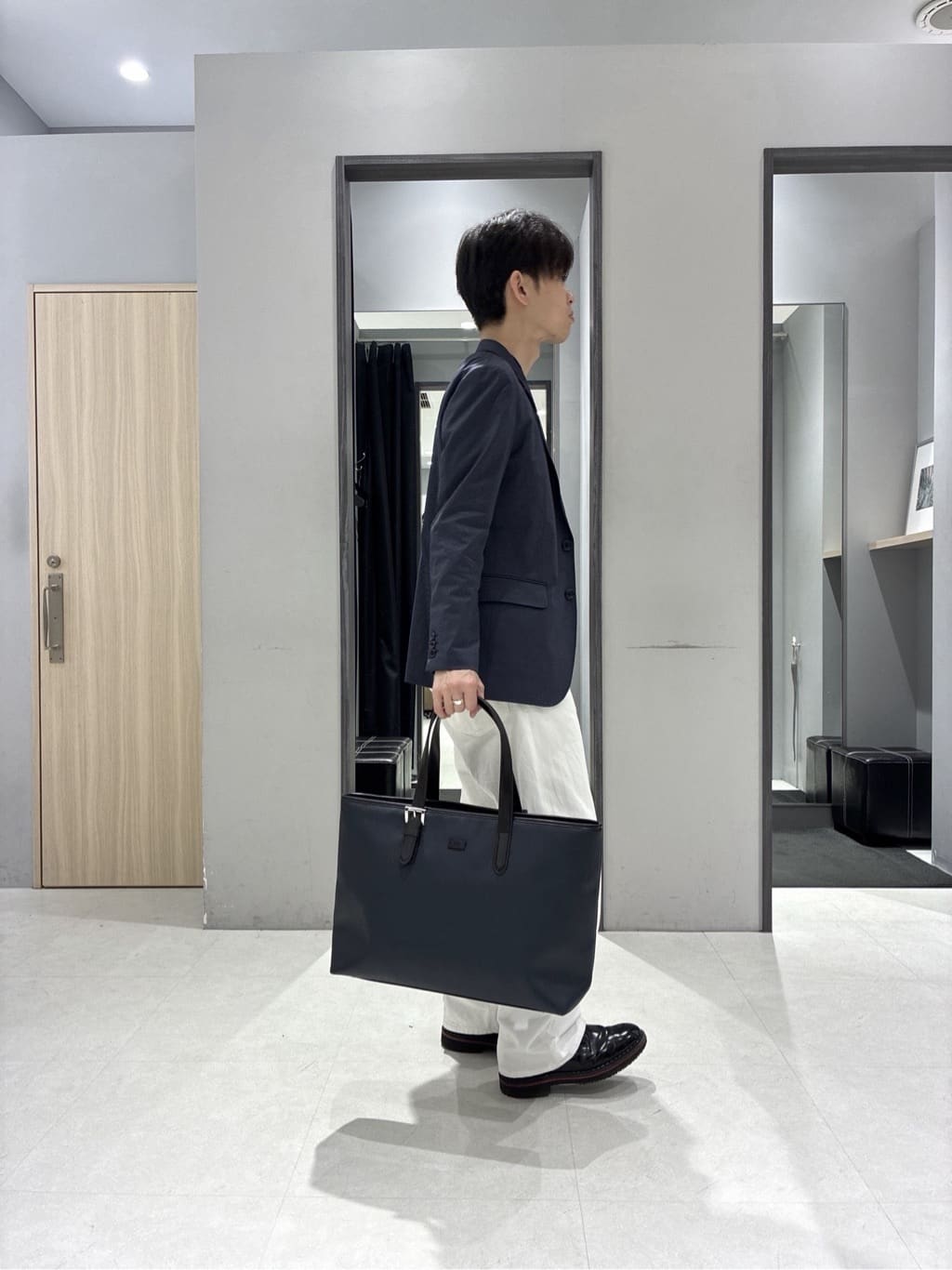 わいずみさんの「TAKEO KIKUCHI｜【360&deg;ストレッチ／軽量】None Of Stress ライト ジャケット（セットアップ対応）」を使ったコーディネート