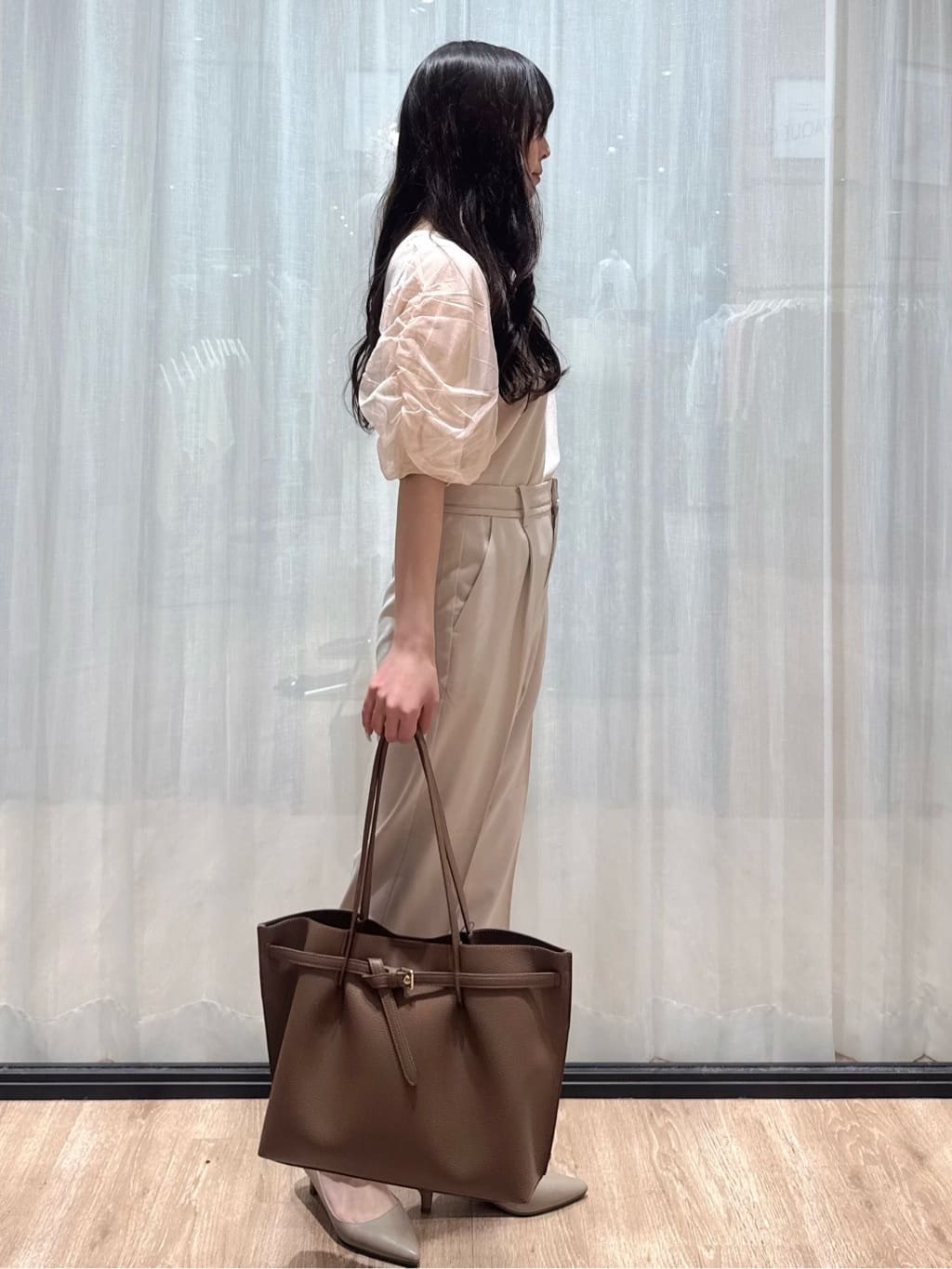 ぞうげさんの「OPAQUE.CLIP｜ギャザーチュールスリーブニット【洗濯機OK／抗ピル】」を使ったコーディネート