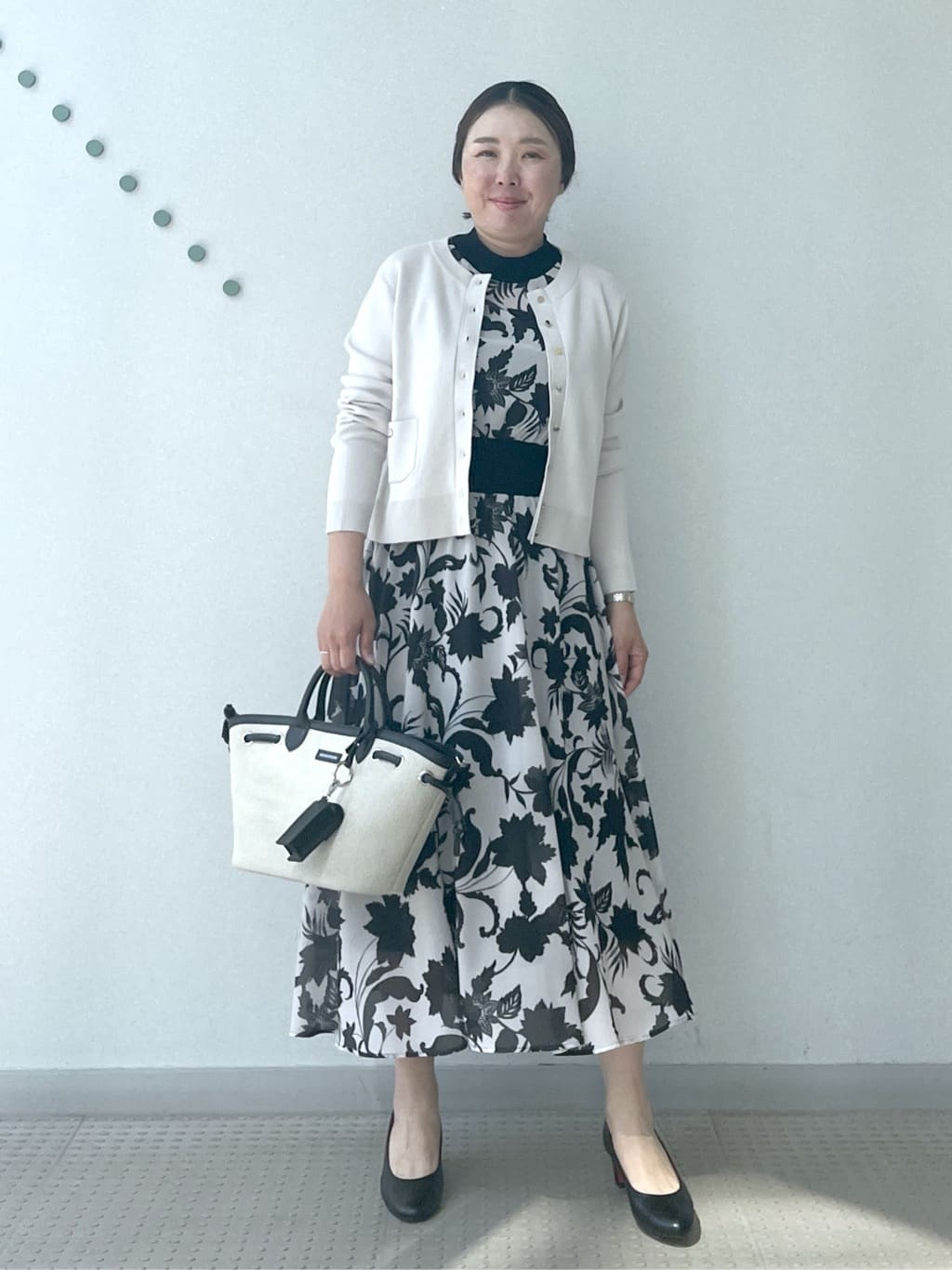 Soeさんの「DRESSTERIOR｜【STORY11月号掲載】アーチフィットレザーパンプス」を使ったコーディネート