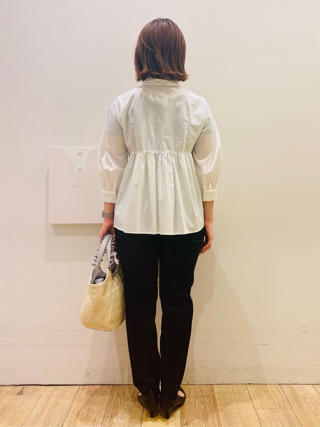 YUKOさんの「index｜ペプラムブラウス／ボウタイ取り外し可【洗濯機OK／イージーアイロン／防シワ】《XS～LL／8col》」を使ったコーディネート