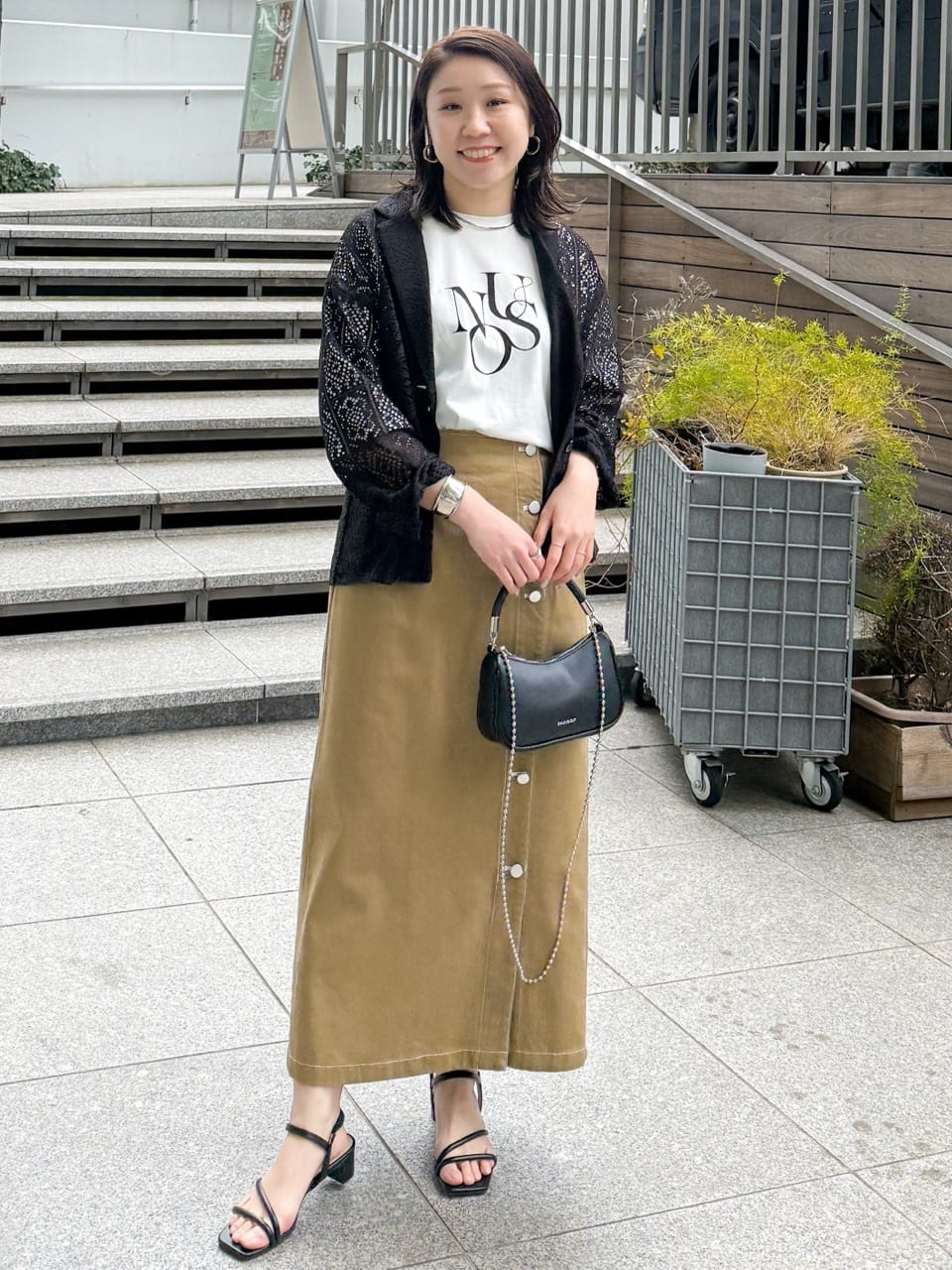 yuka.aさんの「OPAQUE.CLIP｜リラクシーロゴプリントTシャツ【洗濯機OK】」を使ったコーディネート