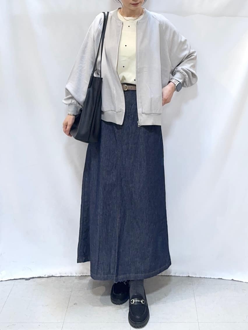𝐇𝐢𝐫𝐨𝐦𝐢さんの「SHOO･LA･RUE｜【洗濯機可/S-LL】さらっと快適　麻調ゆるリブブルゾン」を使ったコーディネート