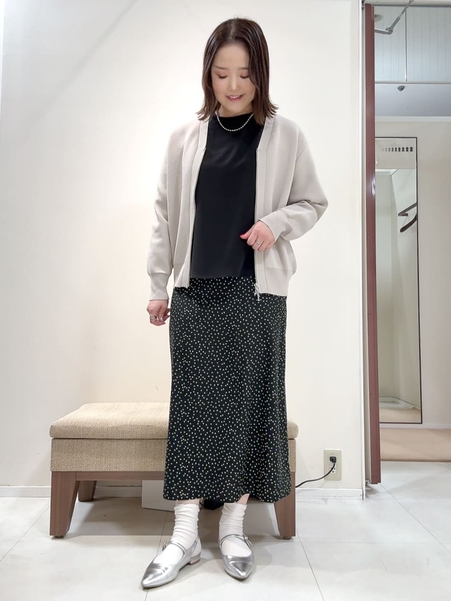 YUIさんの「UNTITLED｜◆【軽羽織り/セットアップ可】ジップアップニットカーディガン」を使ったコーディネート