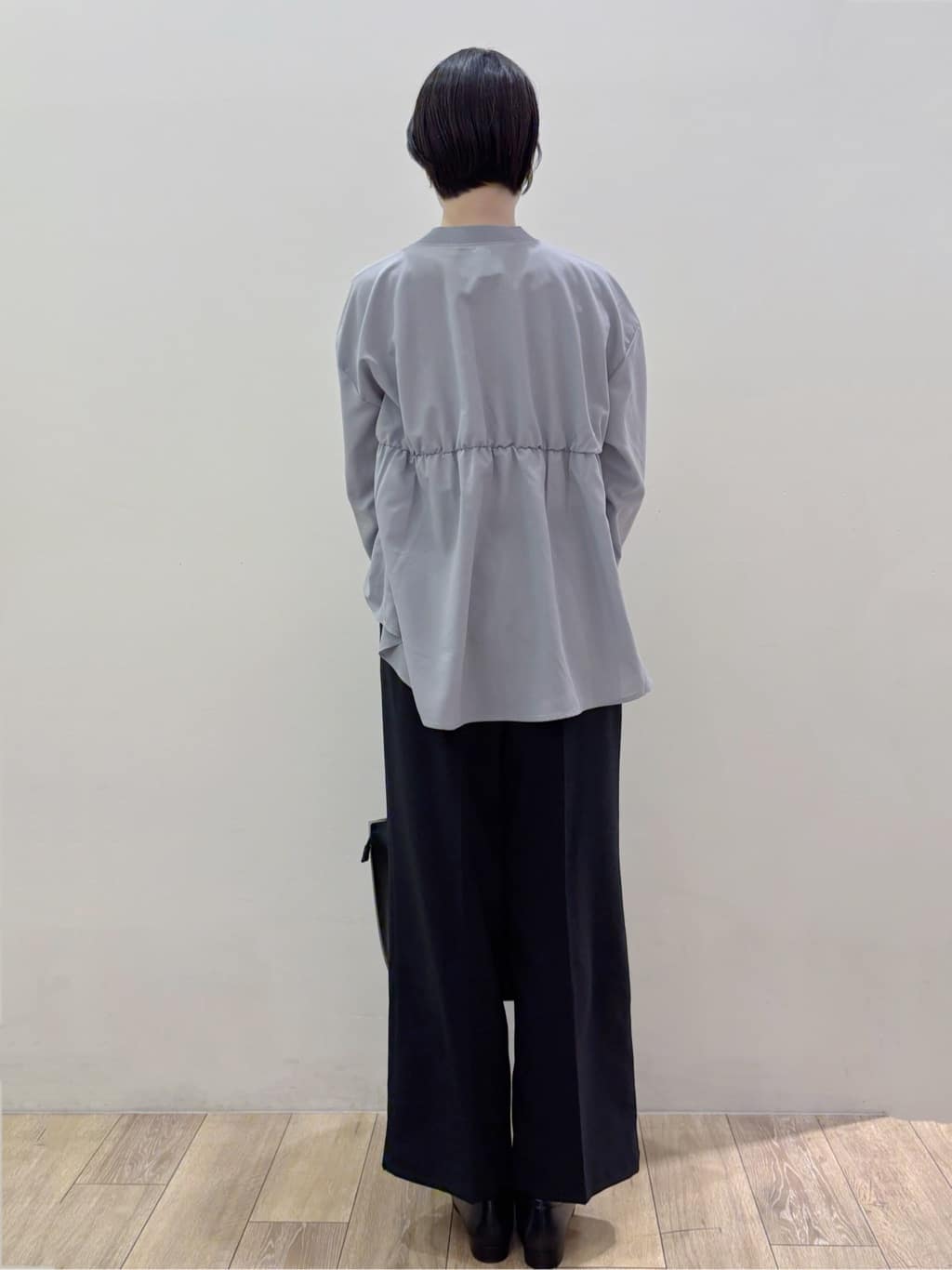 RINさんの「OPAQUE.CLIP｜ブラウス風Vネックカーディガン【洗濯機OK】」を使ったコーディネート