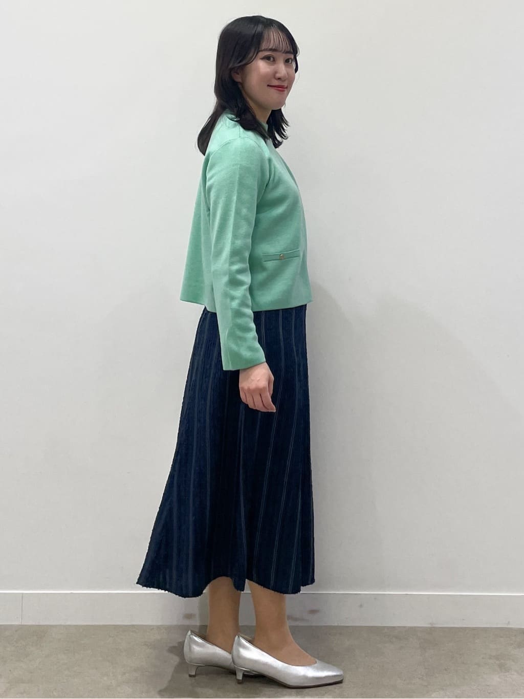 yukariさんの「Reflect｜【選べる5色／アンサンブル可】クルーネックカーディガン」を使ったコーディネート