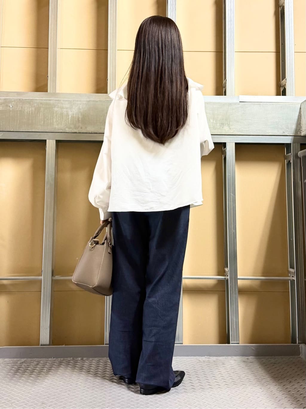 sahoさんの「THE SHOP TK｜大人のフェミニンカジュアルに エアリーフリルブラウス」を使ったコーディネート