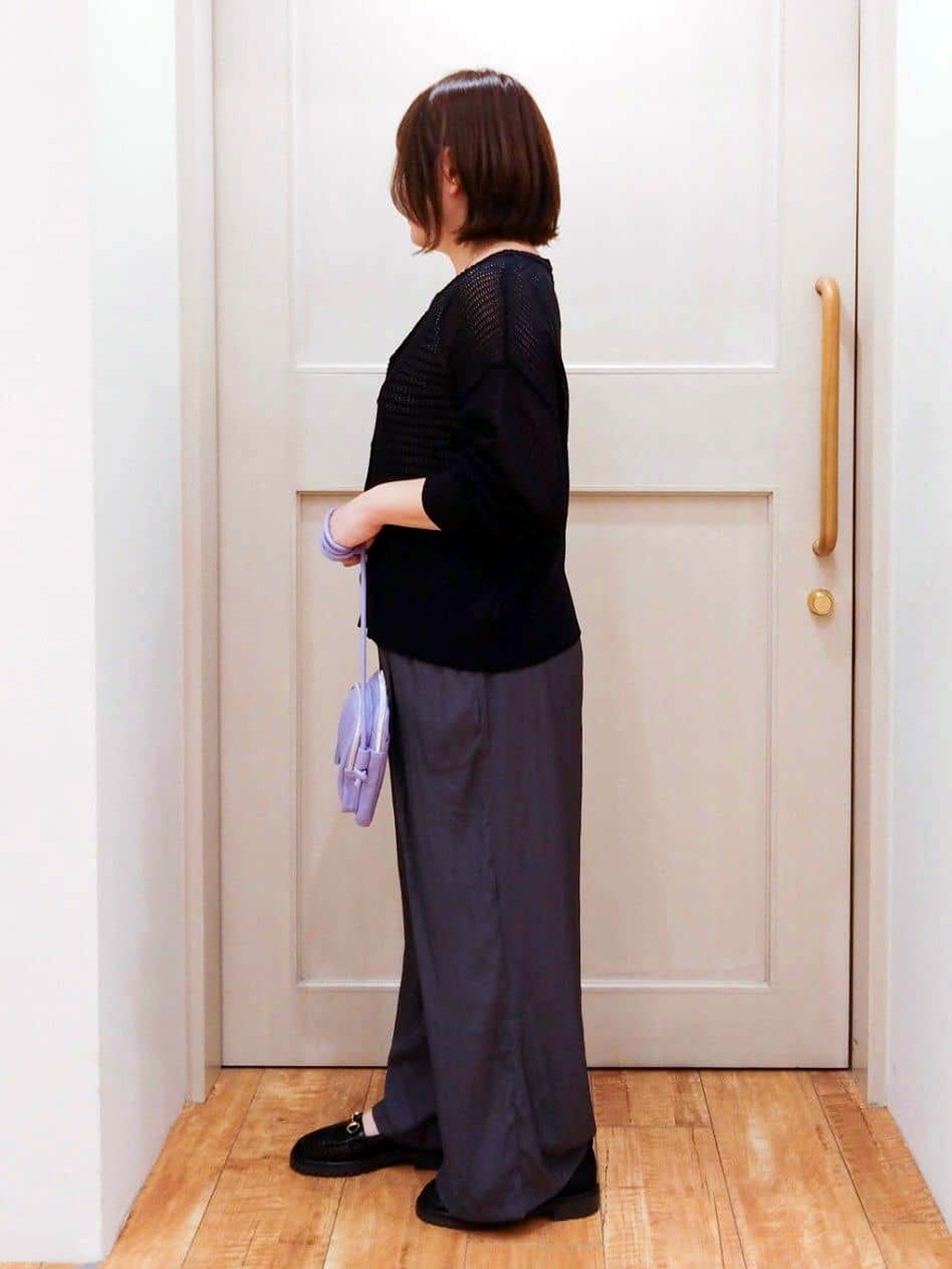 みーさんの「SHOO･LA･RUE｜【洗濯機可/S-LL】キーネックでお顔周りすっきり ざっくり編みカーディガン」を使ったコーディネート