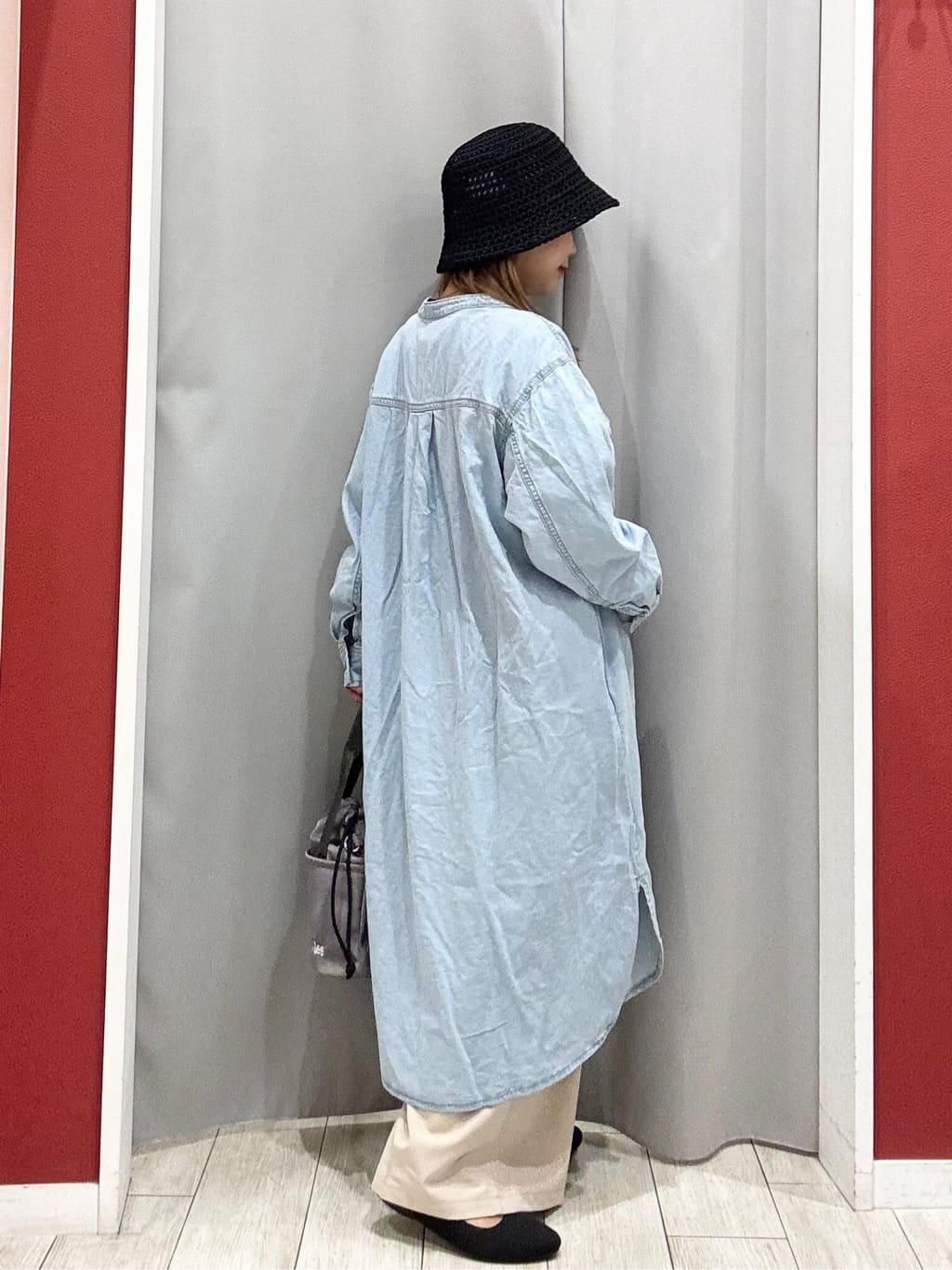 shioさんの「SHOO･LA･RUE｜【洗濯機可/UV/綿100％】体型カバーが叶う ゆるトップス」を使ったコーディネート
