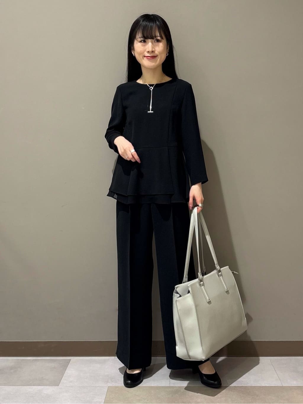 KEIKOさんの「INDIVI｜【UVケア】着流しミドル丈カーディガンジャージ」を使ったコーディネート