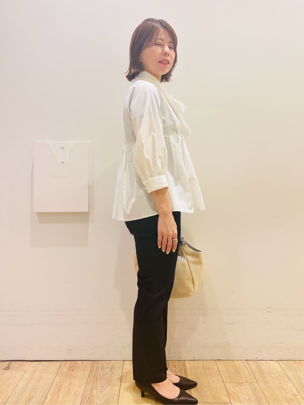 YUKOさんの「index｜ペプラムブラウス／ボウタイ取り外し可【洗濯機OK／イージーアイロン／防シワ】《XS～LL／8col》」を使ったコーディネート
