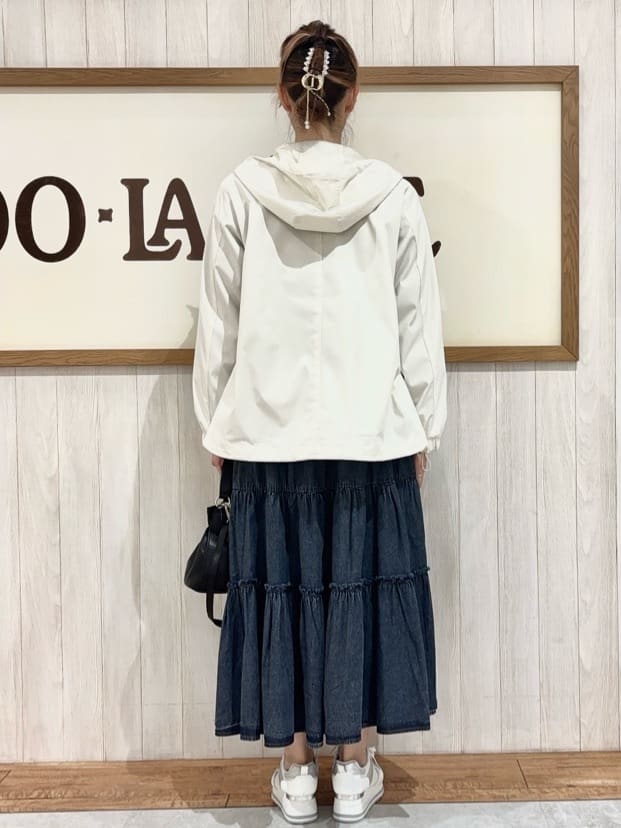 みきぽんさんの「SHOO･LA･RUE｜【防花粉/高レビュー】きれいもかっこいいも叶える 欲張りマウンテンパーカ」を使ったコーディネート