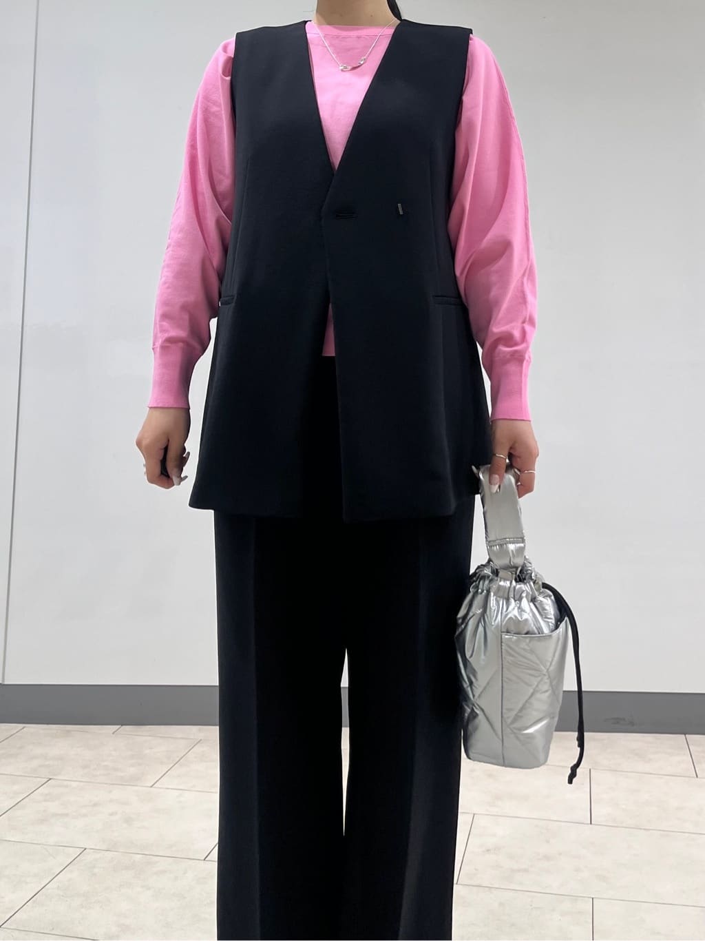 hasuさんの「INDIVI｜【洗える／多機能／SETUP可】着る日傘ジレジャケット」を使ったコーディネート