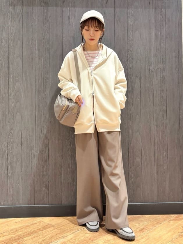 meiさんの「SHOO･LA･RUE｜【S-LL/洗濯機可】着こなしいろいろ 首元すっきりボートネック ボーダーロンT」を使ったコーディネート