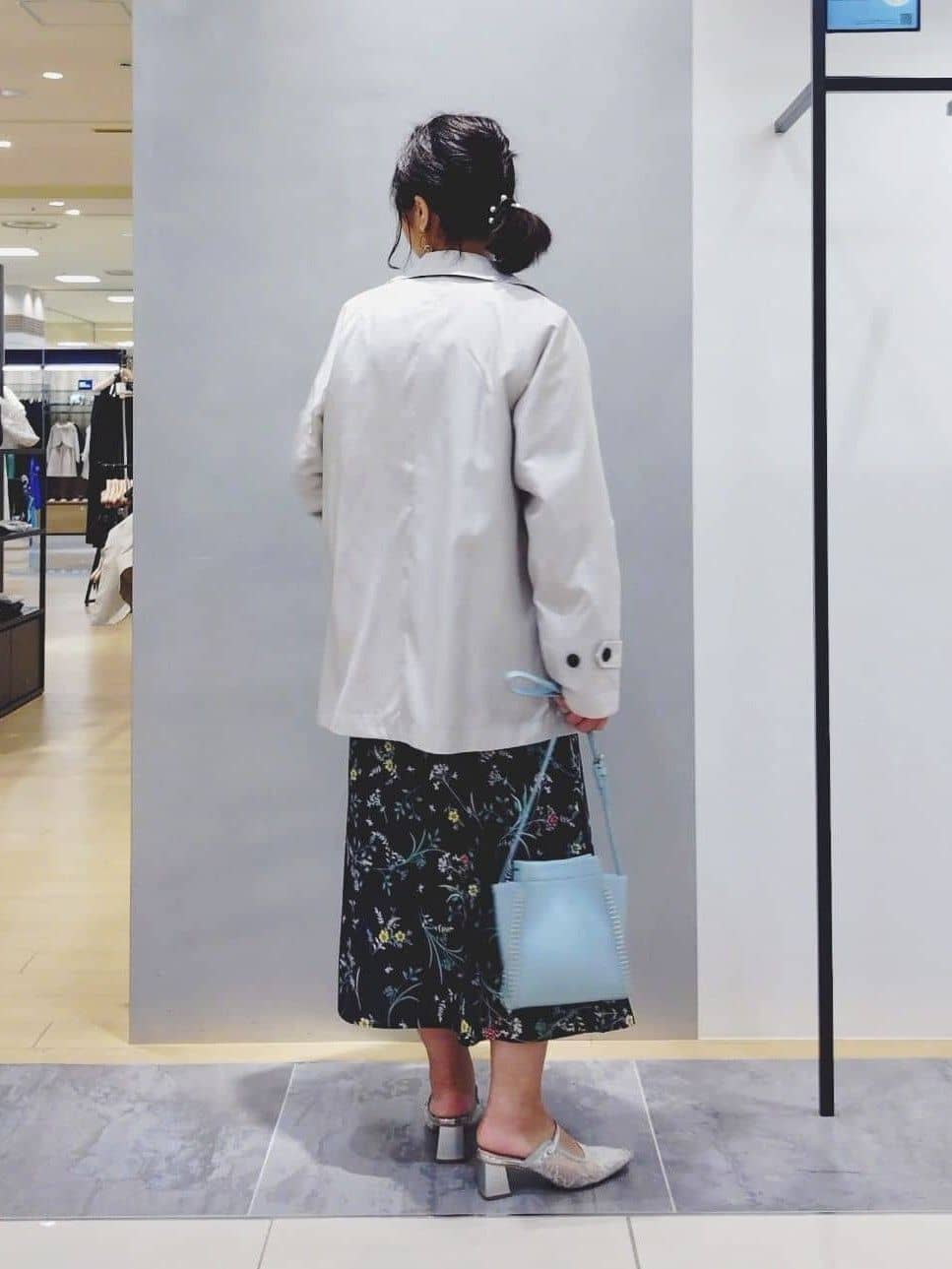 TOMOMIさんの「INDIVI｜【撥水／UVケア／2WAY】超軽量ライナー付ライトトレンチコート」を使ったコーディネート