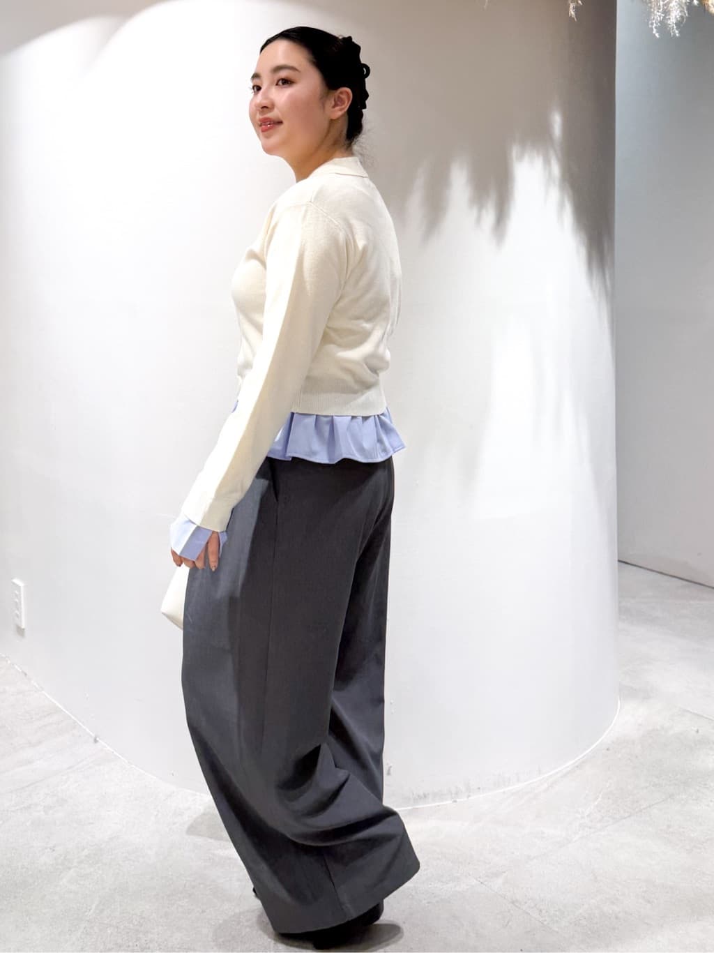 かりんさんの「OPAQUE.CLIP｜美脚ストレッチ イージータックワイドパンツ【洗濯機OK】」を使ったコーディネート