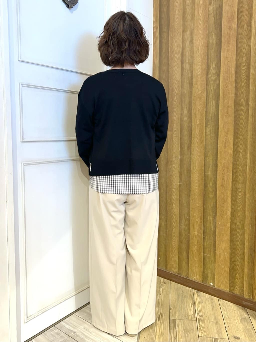 yuriyuriさんの「SHOO･LA･RUE｜【洗濯機可/UV】さらっとしたタッチが心地よい ショート丈 Vネックカーディガン」を使ったコーディネート