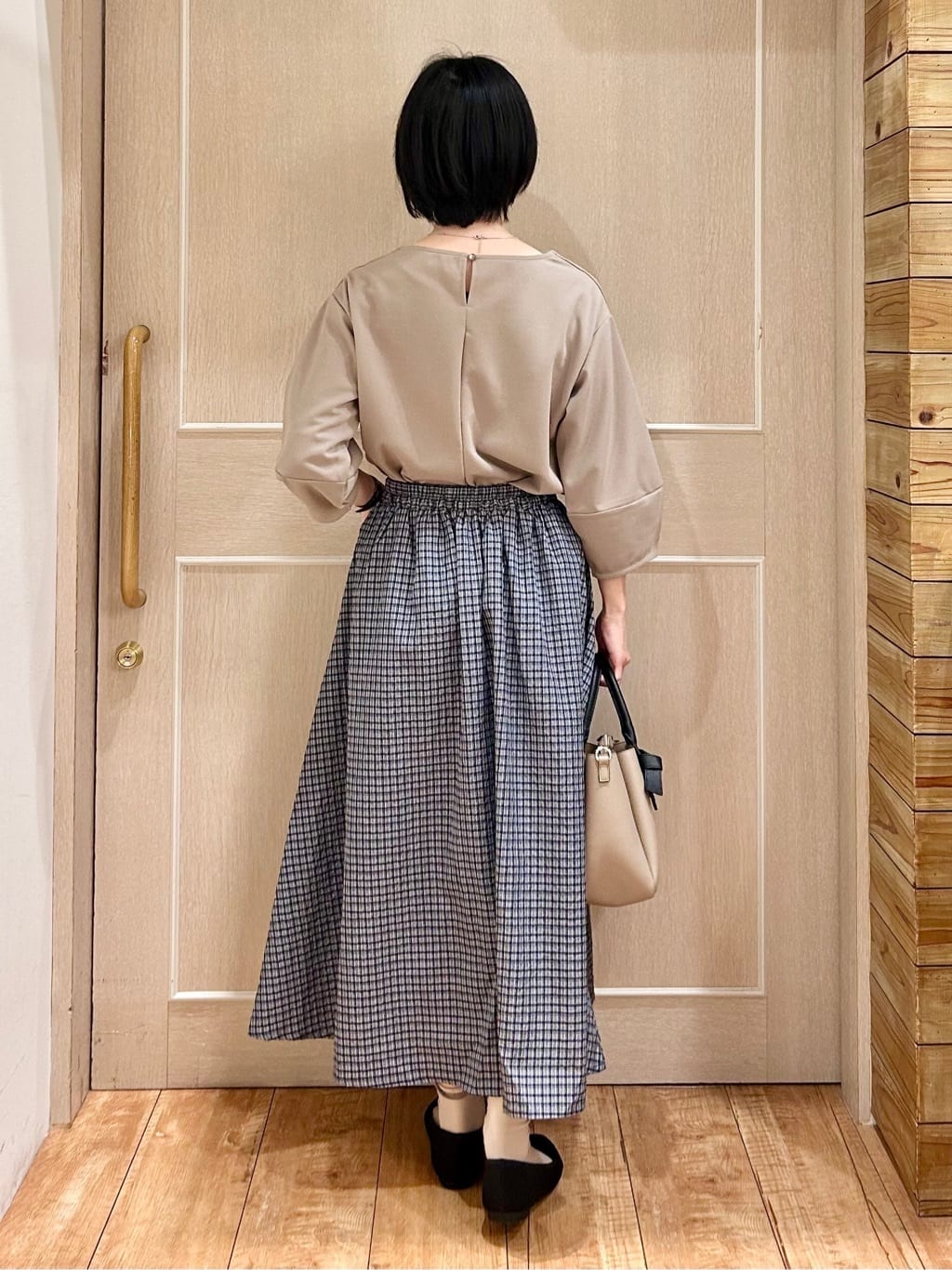 ちぐささんの「SHOO･LA･RUE｜【セットアップ可/洗濯機可/S-LL】軽やかに揺れる サッカーチェック フレアスカート」を使ったコーディネート