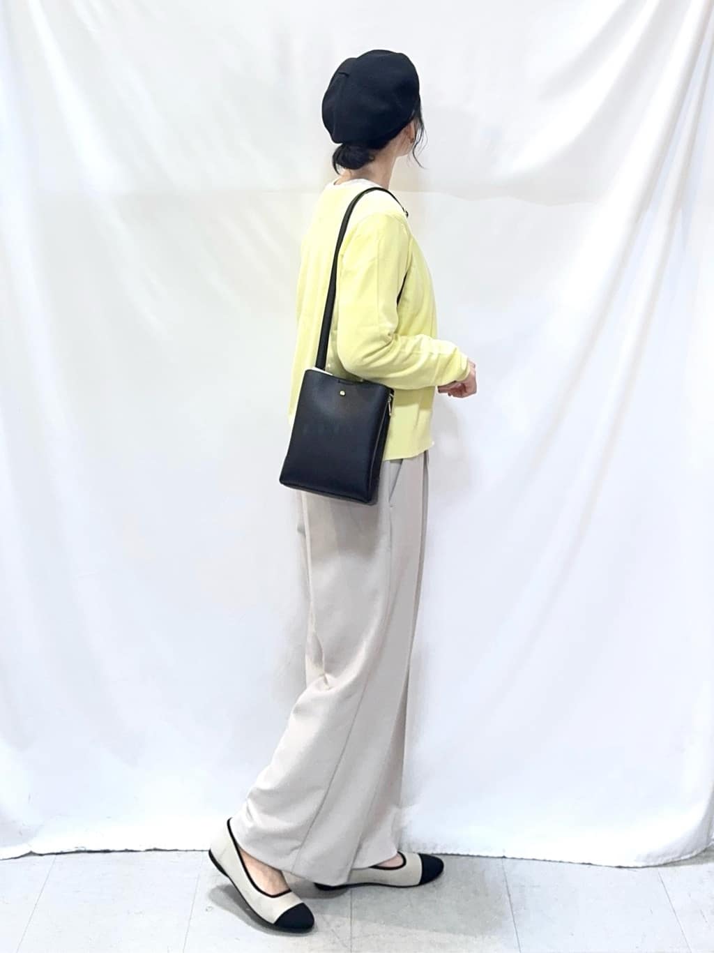 𝐇𝐢𝐫𝐨𝐦𝐢さんの「SHOO･LA･RUE｜【洗濯機可/S-LL/アンサンブル可】パールボタンが上品　華やぎ配色カーディガン」を使ったコーディネート