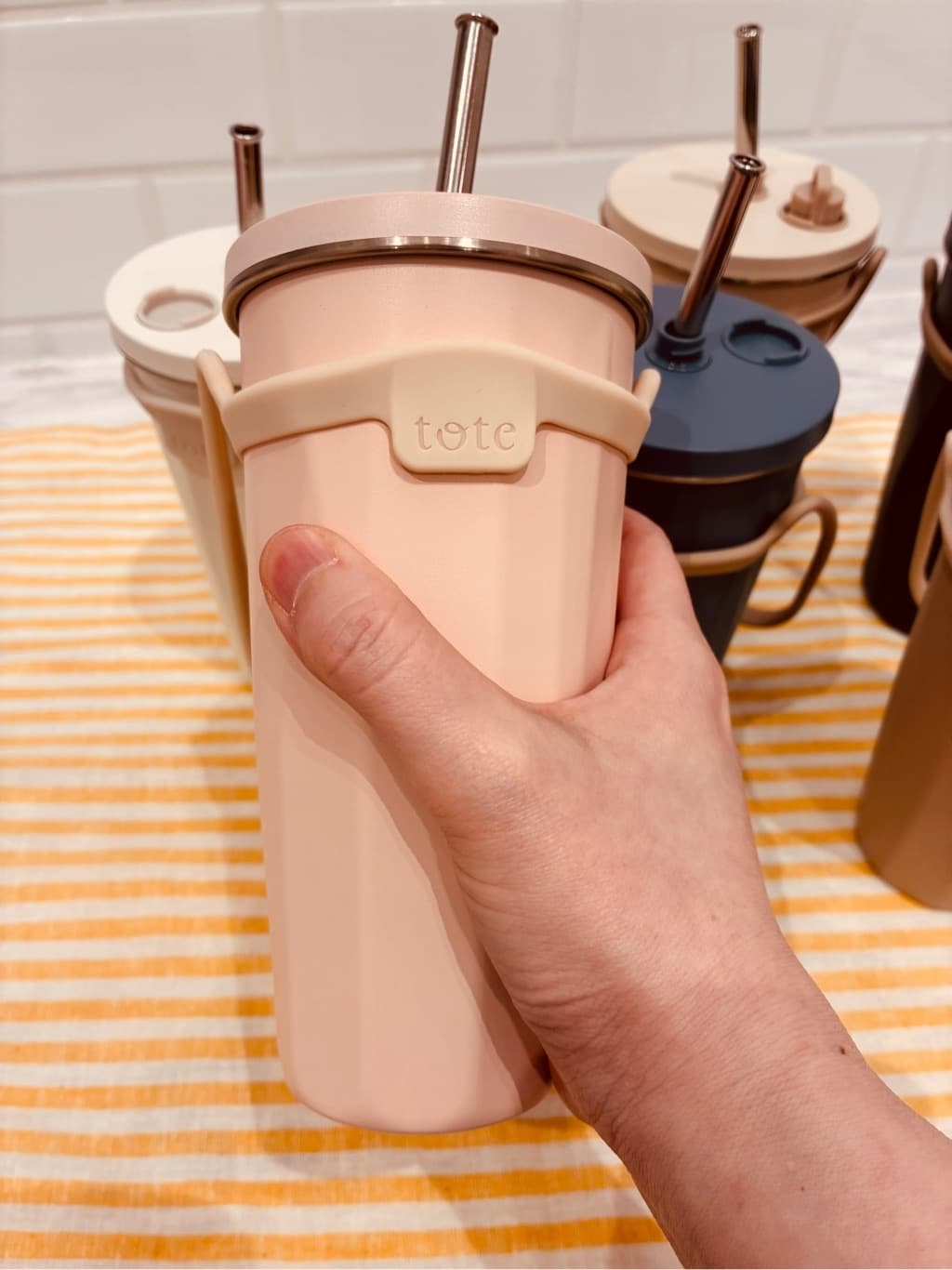 もかさんの「212 KITCHEN STORE｜トート ストロー付2wayタンブラー470ml PK」を使ったコーディネート