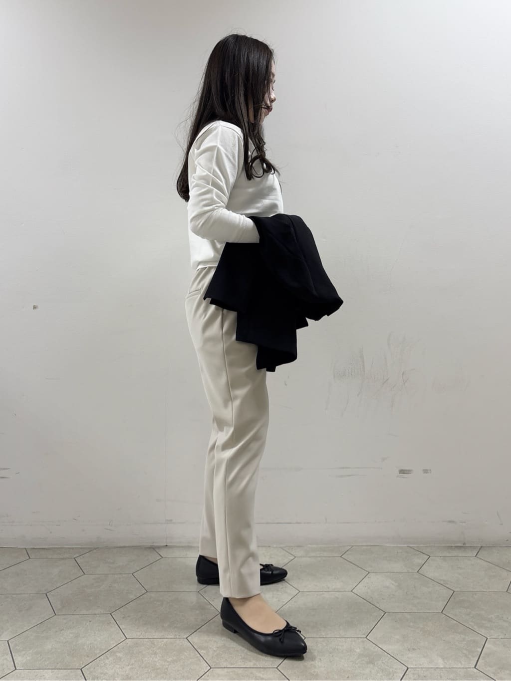 kahoさんの「INDIVI｜【洗える／アンサンブル可能】シンプルデザインニット」を使ったコーディネート