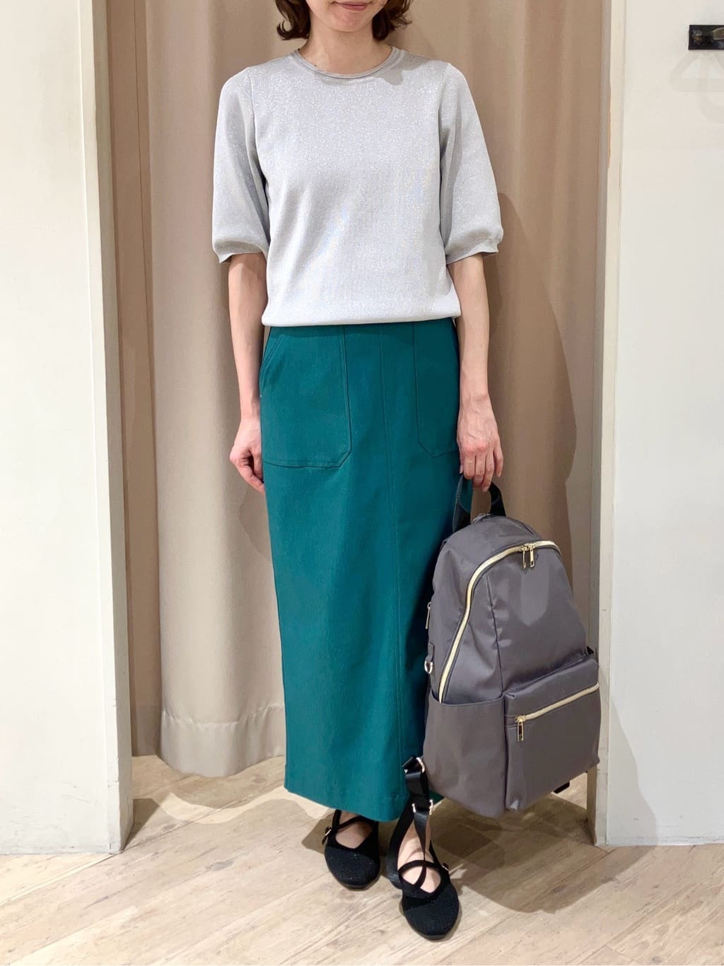 kimiさんの「grove｜【撥水／シルエット2WAY】羽織るだけでサマになる、スタンドネックテントラインコート」を使ったコーディネート