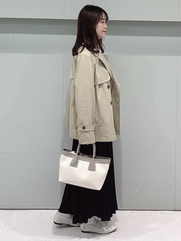makiさんの「UNTITLED｜【定番人気/はっ水/洗える】タスランショートトレンチコート」を使ったコーディネート