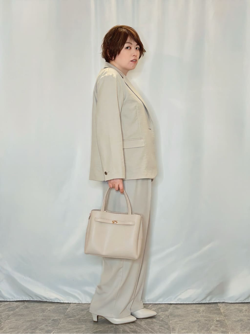 たみさんの「SHOO･LA･RUE｜【着丈選べる/体型カバー/洗濯機可】さらさらとろん ドルマンブラウス」を使ったコーディネート