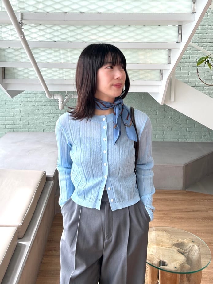 RINAさんの「OPAQUE.CLIP｜【es】シアーランダムリブニットカーディガン【洗濯機OK／抗ピル】」を使ったコーディネート