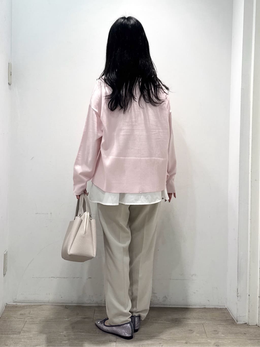 yuicciさんの「OPAQUE.CLIP｜《ツインセット》ワイドニット&times;裾フレアタンクトップ【洗濯機OK】」を使ったコーディネート