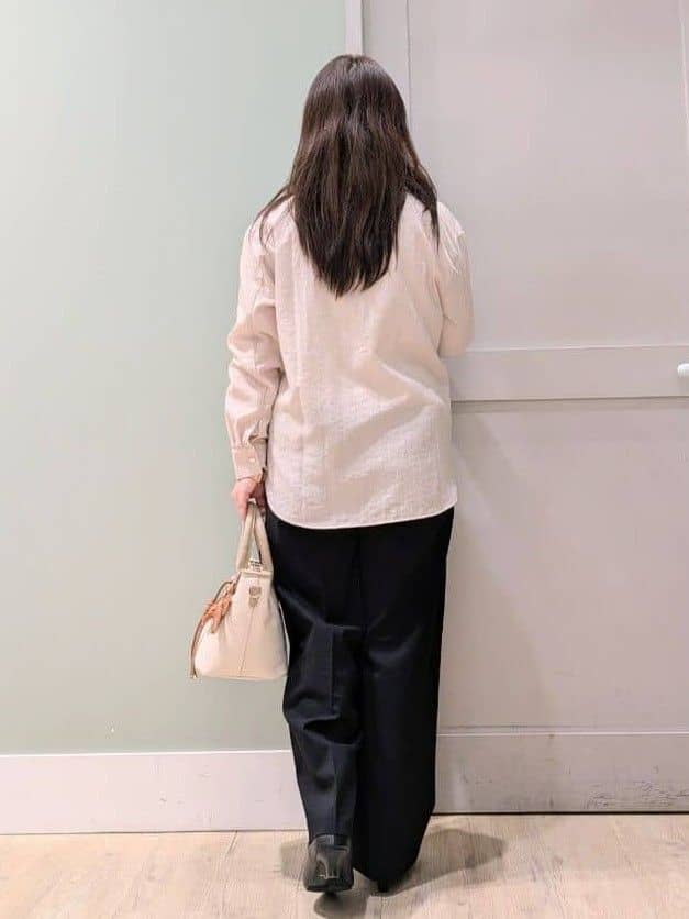 チグ♪さんの「grove｜【貴島明日香さん着用】お仕事も普段も。今どきワークシャツブラウス」を使ったコーディネート