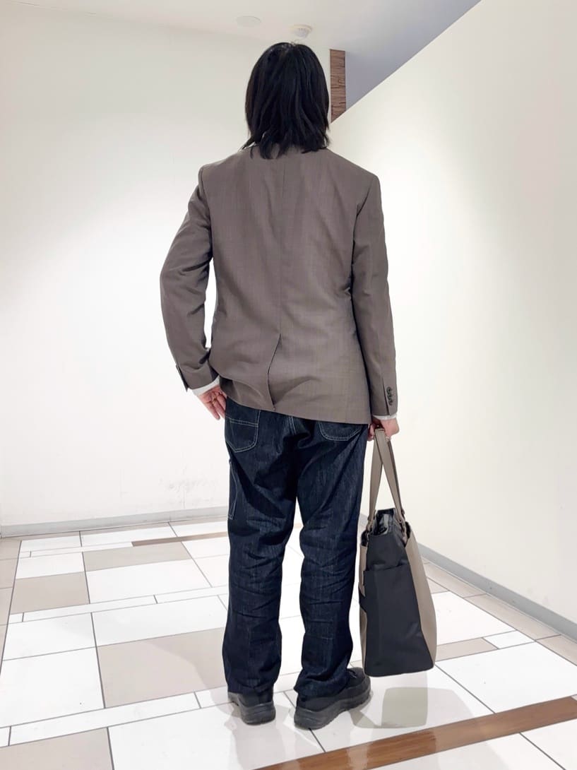 及川さんの「TAKEO KIKUCHI｜【BOWLER HAT LABEL】トロピカルシャンブレージャケット」を使ったコーディネート