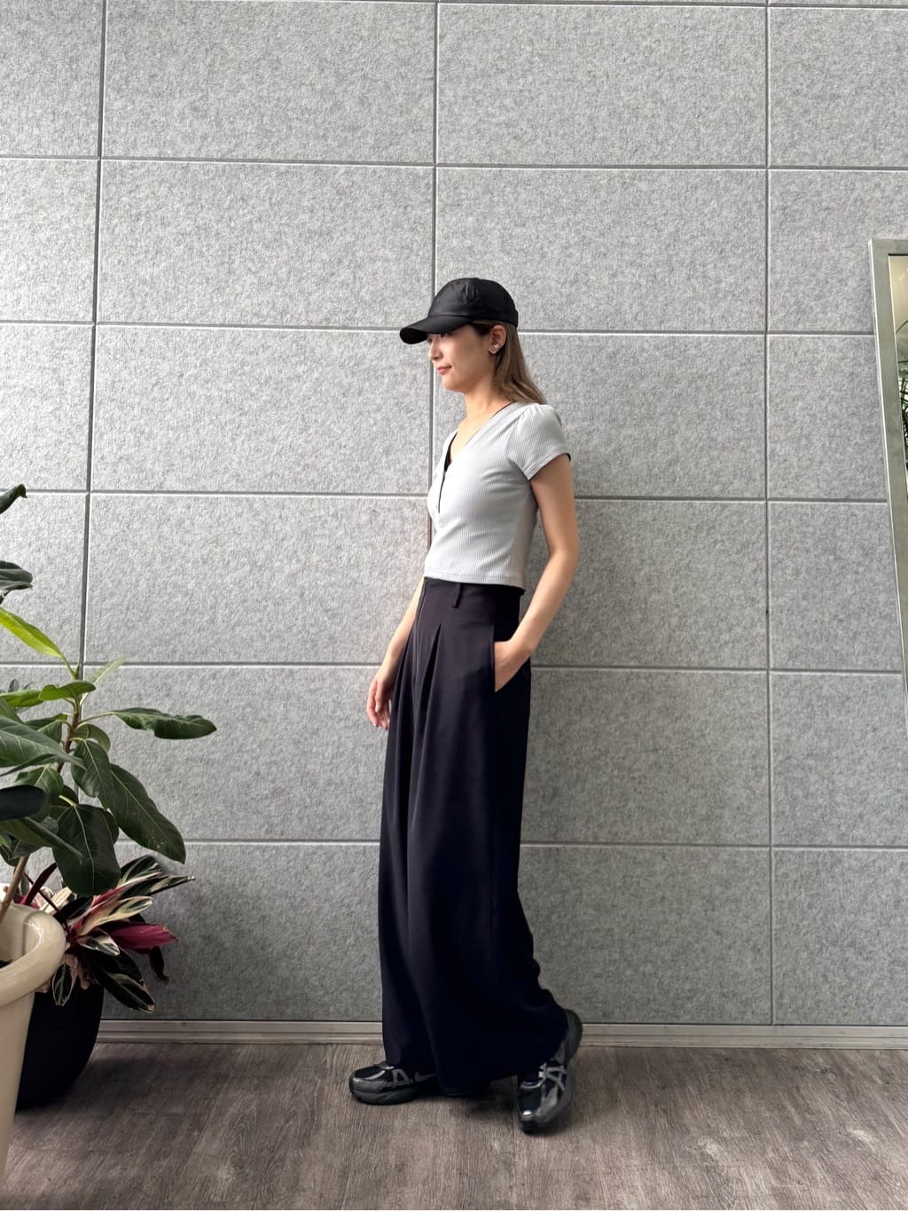 uchi__yamaさんの「CODE A｜zip wide pants」を使ったコーディネート