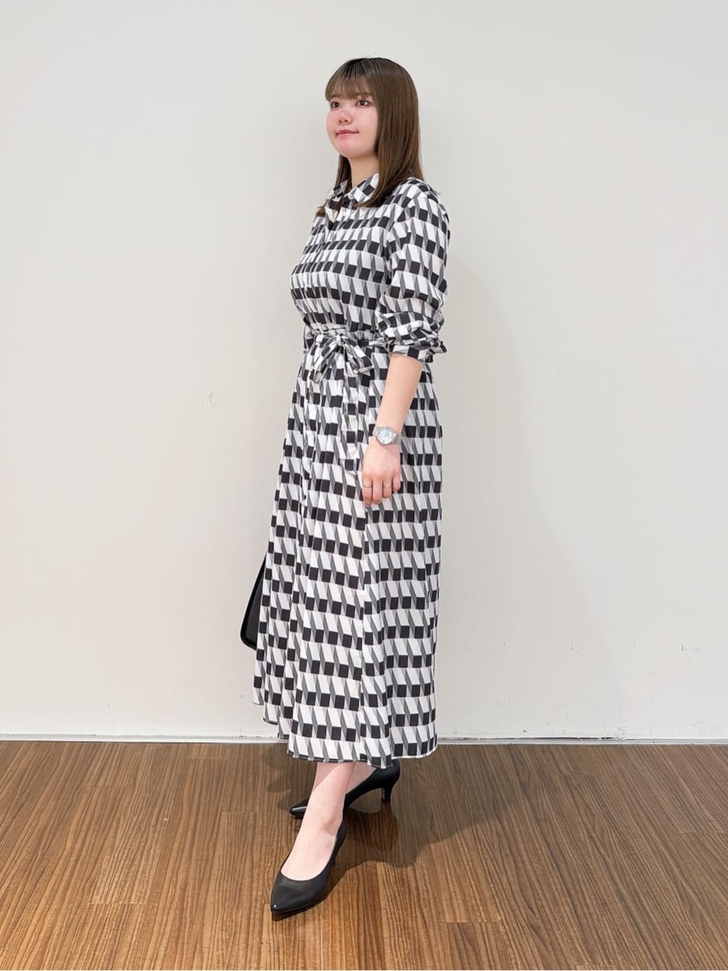 emikaさんの「INDIVI｜【洗える／2WAY】ベルト付き ジオメトリック柄 シャツワンピース」を使ったコーディネート