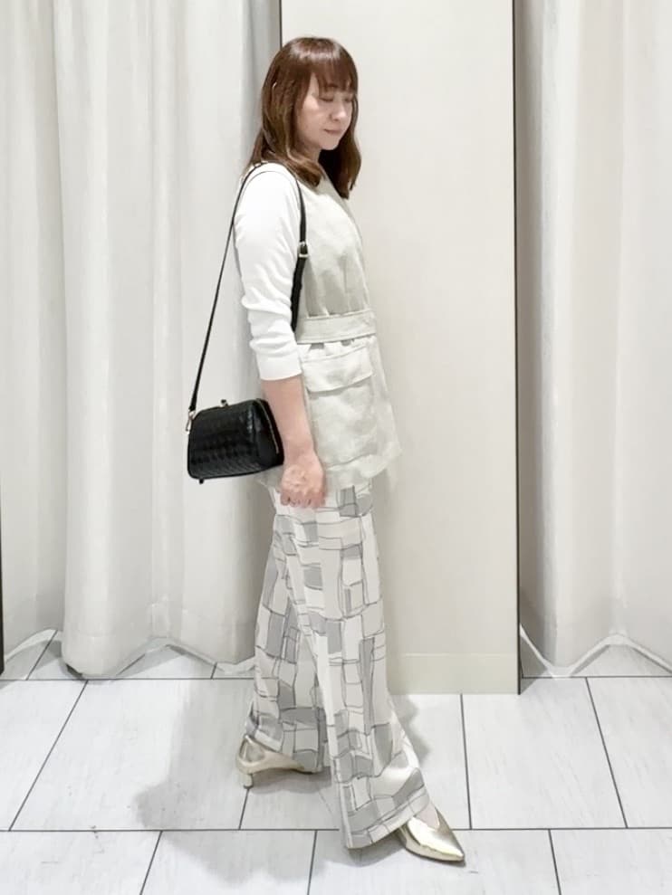 ʏᴜᴋɪᴋᴏさんの「UNTITLED｜【セットアップ可/UV/接触冷感】スラブキーネックジレ」を使ったコーディネート