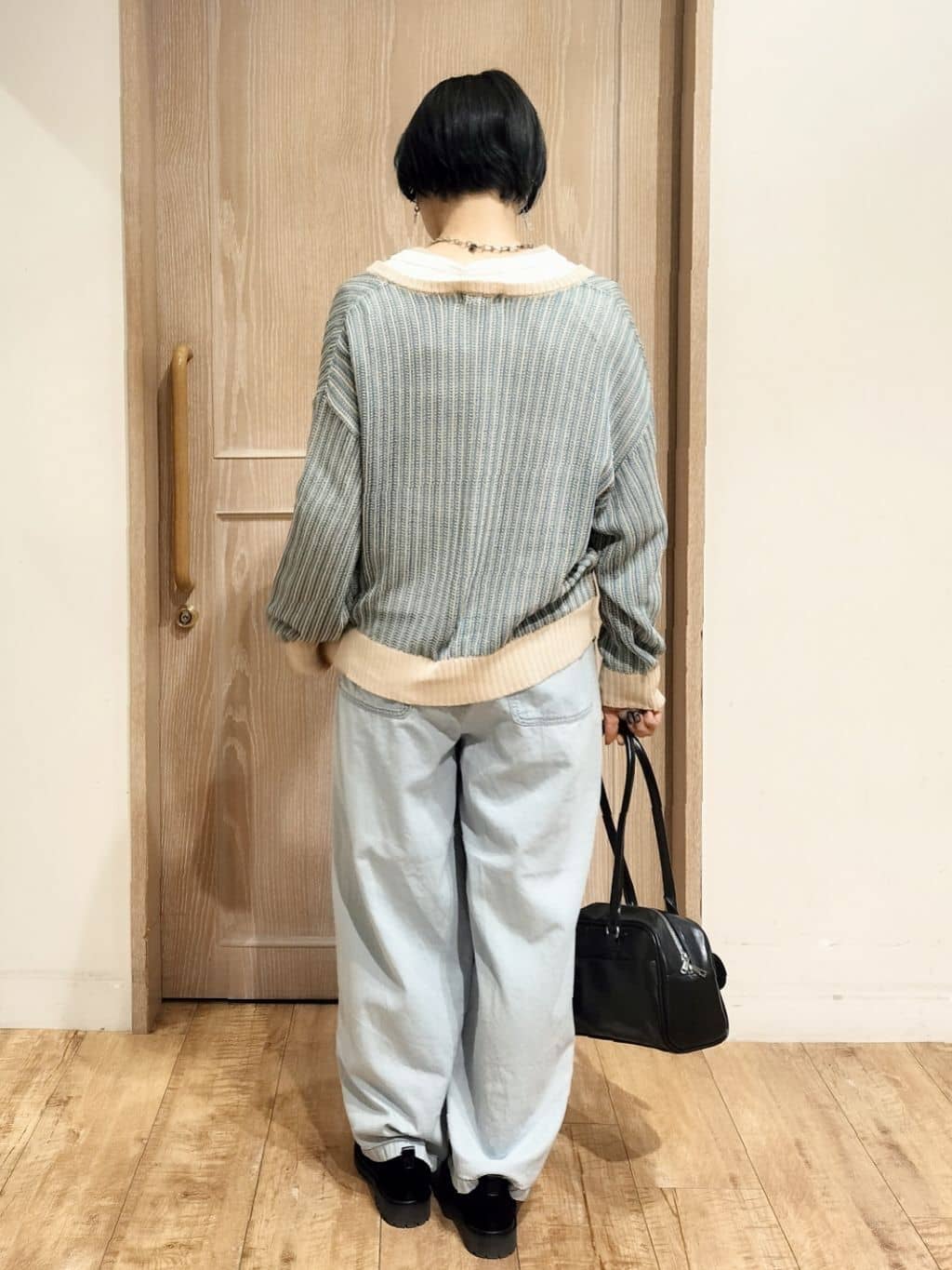 YUKIさんの「SHOO･LA･RUE｜【洗濯機可/S-LL】キーネックでお顔周りすっきり ざっくり編みカーディガン」を使ったコーディネート