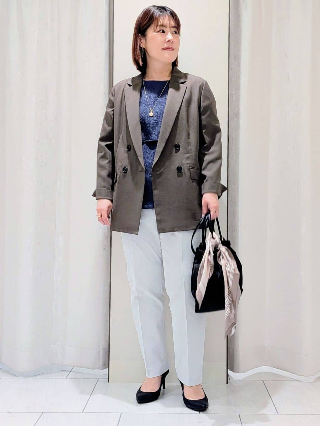 Onumaさんの「UNTITLED｜【洗える/ストレッチ性/フェミニン】ケープデザインブラウス」を使ったコーディネート