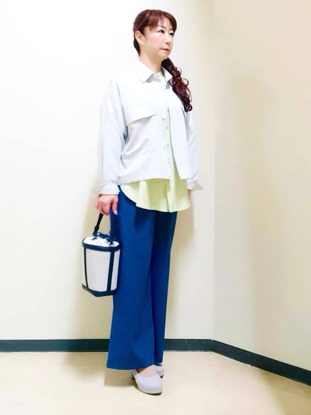 花さんの「Reflect｜ドライタッチストレートワイドパンツ」を使ったコーディネート