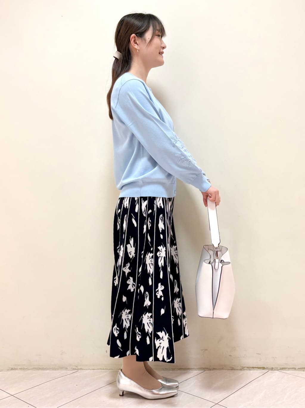 mikiさんの「Reflect｜レースデザインスリーブカーディガン」を使ったコーディネート