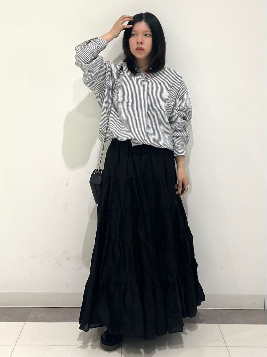 とりみさんの「DRESSTERIOR｜【2WAY/羽織にも】ウォッシャブルリネン ドロストシャツ」を使ったコーディネート