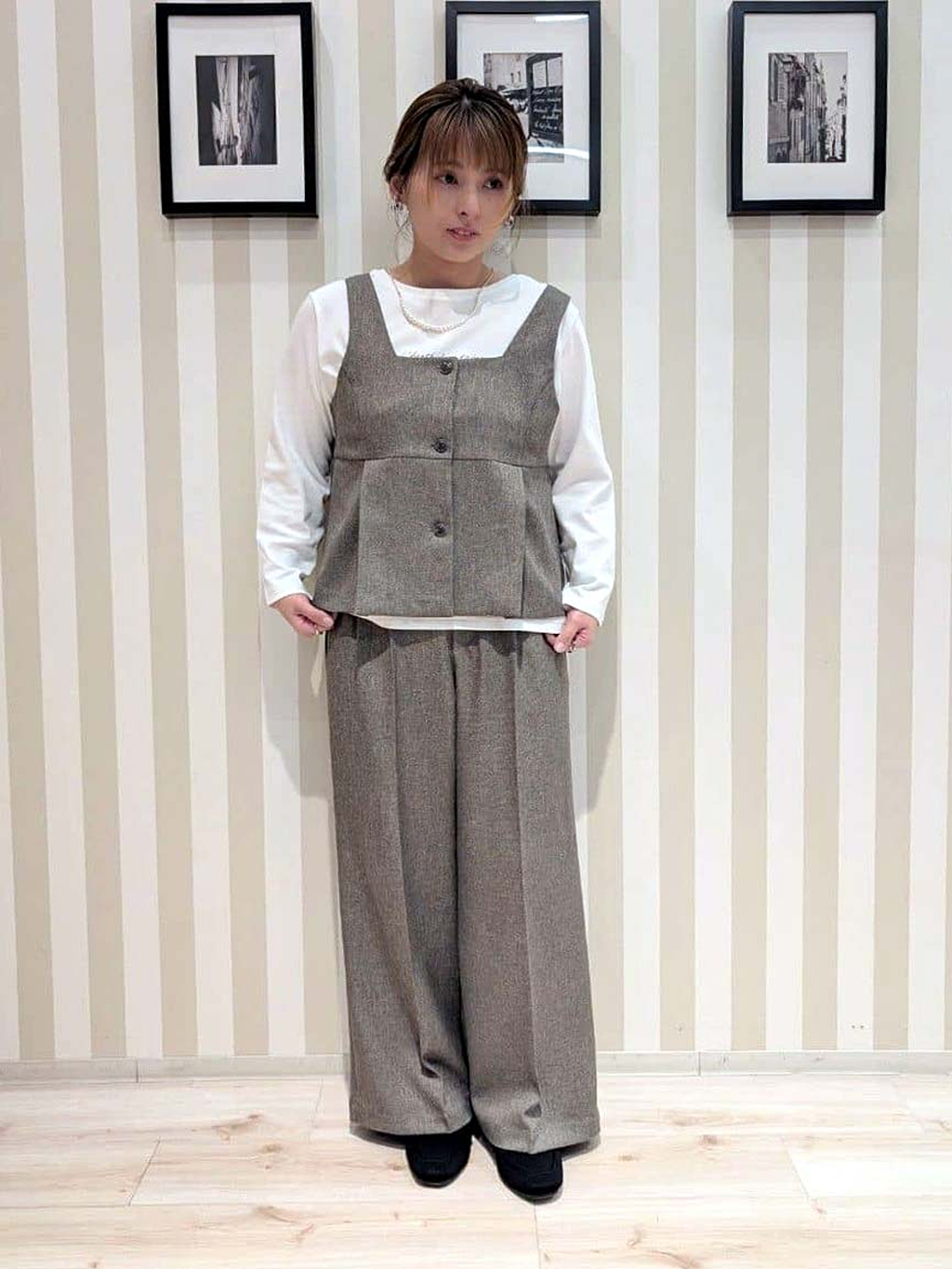 otaさんの「SHOO･LA･RUE｜【UV/抗菌防臭/洗濯機可】小さめロゴの大人スムースロンT」を使ったコーディネート