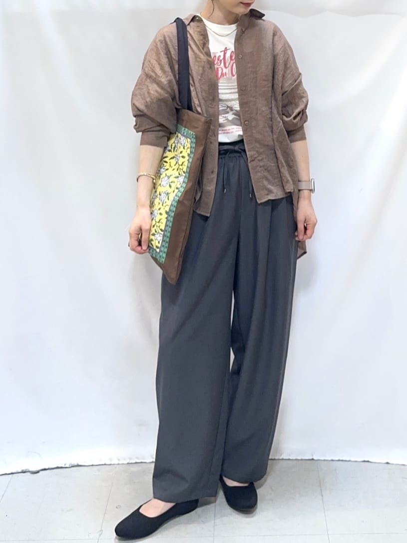 𝐇𝐢𝐫𝐨𝐦𝐢さんの「SHOO･LA･RUE｜【綿100％/S-LL/プチプラ】選べる3柄 プリントアソートTシャツ」を使ったコーディネート