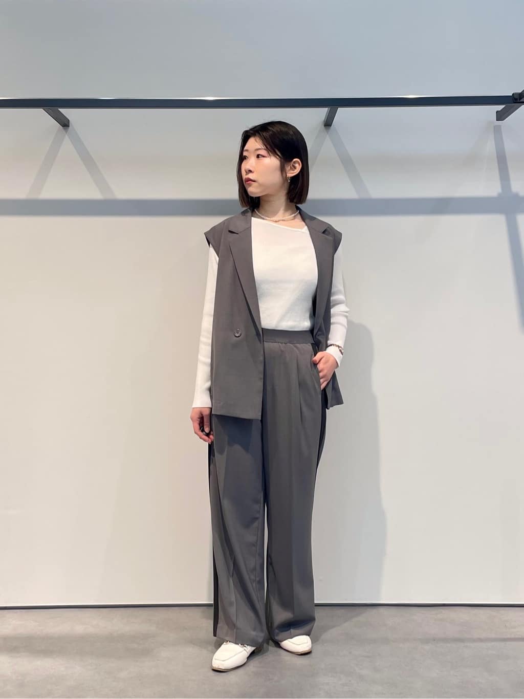 amiさんの「INDIVI｜Comfy SET UP｜ベルテッドジレ【セットアップ対応／通勤／カセット服／接触冷感／UVカット】」を使ったコーディネート