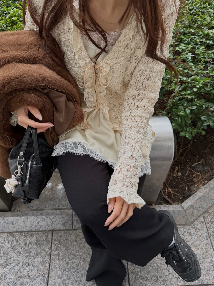 kanamiさんの「CODE A｜【Re】fluffy lace blouse」を使ったコーディネート